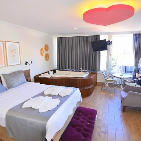 Aparthotel Royalis