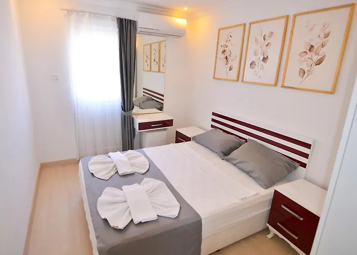 Royalis Apartahotel 4*