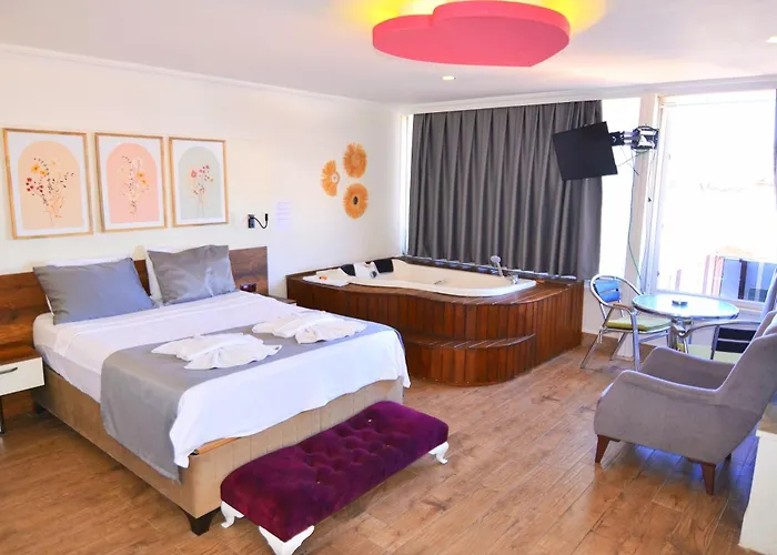 Royalis Hotel apartamentowy 3*